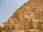 Sute de mii de blocuri de piatra formeaza o singura piramida